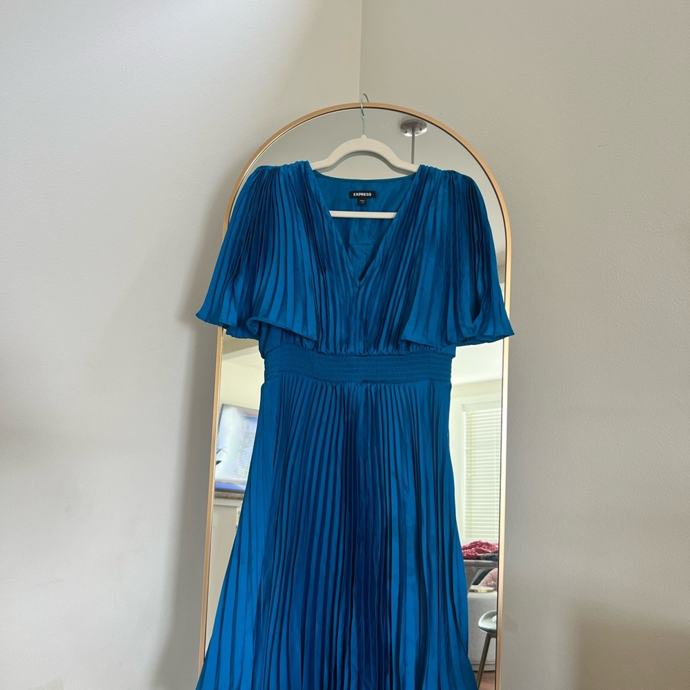 Express Blue Pleated Midi Dress with V-Neck